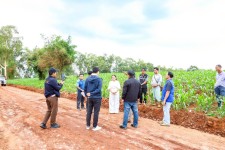 นายกจอย นายก อบจ.ตาก  สนับสนุนเครื่องจักรพร้อมน้ำมันเชื้อเพลิง งบประมาณ 300,000 บาท