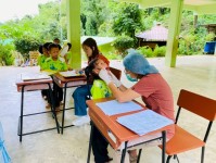 วันที่ 19,20,25และ27 มิถุนายน 2568 น.ส.พนิดา ตลับทอง เจ้าพนักงานทันตสาธารณสุขปฎิบัติงาน น.ส.โสภา วรนารถวิชัย ผู้ช่วยทันตกรรม จนท.รพ.สต.บ้านสันป่าไร่ ร่วมกับ จนท.ฝ่ายทันตกรรม รพ.แม่ระมาดและจนท.รพ.สต.บ้านทุ่งมะขามป้อม ออกให้บริการตรวจสุขภาพช่องปากประจำปี เค