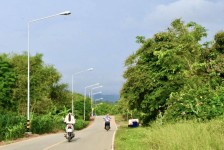 นายกจอย (นายก อบจ.ตาก) ลงพื้นที่ตรวจติดตามโครงการถนนปลอดภัย ติดตั้งไฟฟ้าส่องในพื้นที่บ้านแม่ละเมา-บ้านปางส้าน อ.แม่สอด งบประมาณ 473,500 บาท 