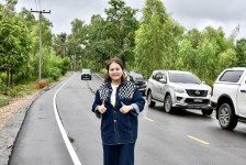 นายกจอย (นายก อบจ.ตาก) ลงพื้นที่ตรวจติดตามโครงการปรับปรุงถนนโดยซ่อมแซมเป็นผิวทางแอสฟัลท์ติกคอนกรีต ในพื้นที่ อ.แม่ระมาด งบประมาณ 9,203,700 บาท 