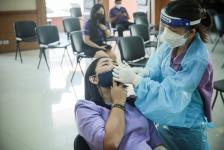 อบจ.ตาก ตรวจคัดกรองด้วยชุดตรวจ Atigen Test Kid (ATK) ให้แก่บุคลากรในสังกัด ตามนโยบาย นายก อบจ.ตาก เพื่อป้องกันการแพร่ระบาดของโรค covid-19