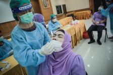 อบจ.ตาก ตรวจคัดกรองด้วยชุดตรวจ Atigen Test Kid (ATK) ให้แก่บุคลากรในสังกัด ตามนโยบาย นายก อบจ.ตาก เพื่อป้องกันการแพร่ระบาดของโรค covid-19