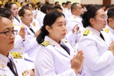 ร่วมพิธีเจริญพระพุทธมนต์และทําบุญตักบาตร (ข้าวสาร อาหารแห้ง) ถวายพระราชกุศล เฉลิมพระเกียรติพระบาทสมเด็จพระเจ้าอยู่หัว เนื่องในโอกาสวันเฉลิมพระชนมพรรษา ๒๘ กรกฎาคม ๒๕๖๘ 