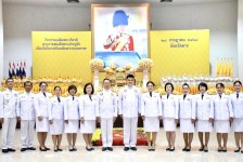 ร่วมพิธีถวายเครื่องราชสักการะและวางพานพุ่ม และพิธีจุดเทียนถวายพระพรชัยมงคล เนื่องในวันเฉลิมพระชนมพรรษาพระบาทสมเด็จพระเจ้าอยู่หัว 