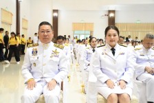 ร่วมพิธีถวายเครื่องราชสักการะและวางพานพุ่ม และพิธีจุดเทียนถวายพระพรชัยมงคล เนื่องในวันเฉลิมพระชนมพรรษาพระบาทสมเด็จพระเจ้าอยู่หัว 