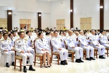 ร่วมพิธีถวายเครื่องราชสักการะและวางพานพุ่ม และพิธีจุดเทียนถวายพระพรชัยมงคล เนื่องในวันเฉลิมพระชนมพรรษาพระบาทสมเด็จพระเจ้าอยู่หัว 