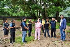 นายกจอย (นายก อบจ.ตาก) สนับสนุนเครื่องจักรกลพร้อมน้ำมันเชื้อเพลิง 65,000 บาท ในพื้นที่ ต.สามหมื่น 