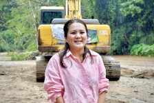 นายกจอย (นายก อบจ.ตาก) สนับสนุนเครื่องจักรกลพร้อมน้ำมันเชื้อเพลิง 65,000 บาท ในพื้นที่ ต.สามหมื่น 