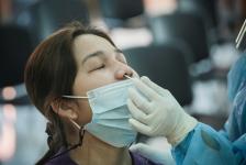 อบจ.ตาก ตรวจคัดกรองด้วยชุดตรวจ Atigen Test Kid (ATK) ให้แก่บุคลากรในสังกัด ตามนโยบาย นายก อบจ.ตาก เพื่อป้องกันการแพร่ระบาดของโรค covid-19