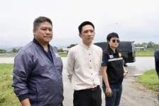 นายกจอย (นายก อบจ.ตาก) สนับสนุนเครื่องจักรกล ขุดลอกคลองบริเวณ ถนนแม่สอด-แม่ตาว 