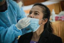 อบจ.ตาก ตรวจคัดกรองด้วยชุดตรวจ Atigen Test Kid (ATK) ให้แก่บุคลากรในสังกัด ตามนโยบาย นายก อบจ.ตาก เพื่อป้องกันการแพร่ระบาดของโรค covid-19