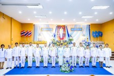 นายกจอย นายก อบจ.ตาก มอบ รองนายก อบจ.ตาก ร่วมพิธีถวายเครื่องราชสักการะและวางพานพุ่ม และพิธีจุดเทียนถวายพระพรชัยมงคล เนื่องในโอกาสวันเฉลิมพระชนมพรรษา 12 สิงหาคม 2568