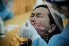 อบจ.ตาก ตรวจคัดกรองด้วยชุดตรวจ Atigen Test Kid (ATK) ให้แก่บุคลากรในสังกัด ตามนโยบาย นายก อบจ.ตาก เพื่อป้องกันการแพร่ระบาดของโรค covid-19