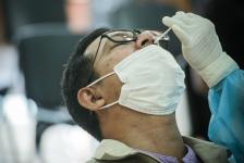 อบจ.ตาก ตรวจคัดกรองด้วยชุดตรวจ Atigen Test Kid (ATK) ให้แก่บุคลากรในสังกัด ตามนโยบาย นายก อบจ.ตาก เพื่อป้องกันการแพร่ระบาดของโรค covid-19