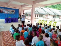 25 สิงหาคม 2568 นางเสาร์แก้ว อ่วมพิทยา เจ้าพนักงานสาธารณสุข รพ.สต.บ้านสันป่าไร่ ออกให้ความรู้เรื่องโรคหนอนพยาธิ การเก็บอุจจาระส่งตรวจและนัดหมายการส่งอุจจาระเพื่อตรวจหาไข่พยาธิ ในเด็กนักเรียนโรงเรียนจาตุรจินดา ตามโครงการพระราชดำริ สมเด็จพระกนิษฐาธิราชเจ้า 