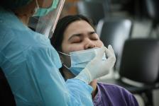 อบจ.ตาก ตรวจคัดกรองด้วยชุดตรวจ Atigen Test Kid (ATK) ให้แก่บุคลากรในสังกัด ตามนโยบาย นายก อบจ.ตาก เพื่อป้องกันการแพร่ระบาดของโรค covid-19