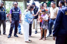 นายกจอย นายก อบจ.ตาก ลงพื้นที่ตรวจเยี่ยม และประเมินบ้านของผู้พิการที่ขอรับการสนับสนุนงบประมาณจากกองทุนฟื้นฟูสมรรถภาพจังหวัดตาก