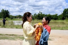 นายกจอย (นายก อบจ.ตาก) ลงพื้นที่ตรวจติดตามโครงการซ่อมแซมถนนลูกรัง ในพื้นที่ ต.โป่งแดง อ.เมืองตาก