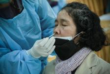 อบจ.ตาก ตรวจคัดกรองด้วยชุดตรวจ Atigen Test Kid (ATK) ให้แก่บุคลากรในสังกัด ตามนโยบาย นายก อบจ.ตาก เพื่อป้องกันการแพร่ระบาดของโรค covid-19