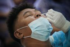 อบจ.ตาก ตรวจคัดกรองด้วยชุดตรวจ Atigen Test Kid (ATK) ให้แก่บุคลากรในสังกัด ตามนโยบาย นายก อบจ.ตาก เพื่อป้องกันการแพร่ระบาดของโรค covid-19