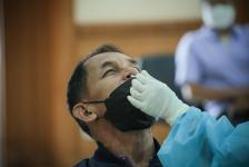 อบจ.ตาก ตรวจคัดกรองด้วยชุดตรวจ Atigen Test Kid (ATK) ให้แก่บุคลากรในสังกัด ตามนโยบาย นายก อบจ.ตาก เพื่อป้องกันการแพร่ระบาดของโรค covid-19