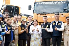 นายกจอย (นายก อบจ.ตาก) สนับสนุนเครื่องจักรพร้อมน้ำมันเชื้อเพลิง งบประมาณ 50,000 บาท ในพื้นที่ ต.แม่ตาว อ.แม่สอด 