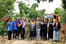 นายกจอย (นายกอบจ.ตาก) ลงพื้นที่ติดตามการทำงานของเครื่องจักรกลในพื้นที่ บ้านยางโองน้ำ ต.แม่สลิด อ.บ้านตาก งบประมาณ 320,000 บาท 