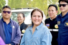 นายกจอย (นายก อบจ.ตาก) สนับสนุนเครื่องจักรกลพร้อมน้ำมันเชื้อเพลิง 50,000 บาท ซ่อมแซมถนนการเกษตรในพื้นที่ ต.แม่ตาว และแม่กุ อ.แม่สอด 