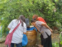 9 กันยายน 2568 นางอัจฉรา ทวีเกื้อกูลกิจ นายกองค์การบริหารส่วนจังหวัดตาก มอบหมายให้ รพ.สต.บ้านสันป่าไร่ ร่วมกับ อาสาสมัครสาธารณสุข หมู่ที่ 2,3,5,6และ7 ตำบลพระธาตุ รณรงค์สำรวจและทำลายแหล่งเพาะพันธ์ลูกน้ำยุงลาย รอบที่ 1 เดือน กันยายน 2568