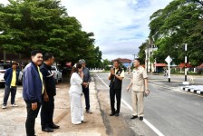 นายกจอย (นายกอบจ.ตาก) ตรวจติดตามโครงการปรับปรุงถนนโดยซ่อมแซมเป็นผิวทางแอสฟัลท์ติกคอนกรีต (Overlay) พื้นที่ อ.แม่สอด - อ.แม่ระมาด งบประมาณ 1,949,000 บาท