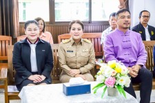 นายก อบจ.ตาก (นายกจอย) เป็นประธานในพิธีมอบเครื่องมือพื้นฐานชุดการฝึก (เครื่องมือทำมาหากิน) เพื่อการประกอบอาชีพ