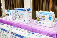 นายก อบจ.ตาก (นายกจอย) เป็นประธานในพิธีมอบเครื่องมือพื้นฐานชุดการฝึก (เครื่องมือทำมาหากิน) เพื่อการประกอบอาชีพ