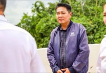 นายกจอย (นายกอบจ.ตาก)  ตรวจติดตามการทำงานของเครื่องจักร งานกำจัดวัชพืชที่ขวางทางน้ำ พื้นที่ ลำห้วยแม่สลิด งบประมาณ 77,784 บาท