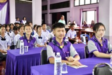 นายก อบจ.ตาก (นายกจอย) สนับสนุนงบประมาณจัดซื้อพร้อมส่งมอบสื่อการเรียนการสอนให้แก่โรงเรียน 5 โรงเรียนในเขต อ.พบพระ งบประมาณรวม 500,000 บาท ณ โรงเรียนรวมไทยพัฒนา 1 อ.พบพระ จ.ตาก