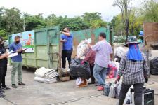 นายกองค์การบริหารส่วนจังหวัดตาก เป็นประธานในพิธีเปิดโครงการบริหารจัดการขยะมูลฝอยรวมและของเสียอันตรายชุมชน ประจำปีงบประมาณ พ.ศ. 2565