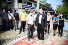 นายกองค์การบริหารส่วนจังหวัดตาก พร้อมด้วย คณะผู้บริหารและเจ้าหน้าที่ องค์การบริหารส่วนจังหวัดตาก ลงพื้นที่ตรวจเยี่ยมและให้กำลังใจเจ้าหน้าที่ผู้ปฏิบัติงาน ตามแผนการตรวจเยี่ยมพื้นที่ สถานีอนามัยเฉลิมพระเกียรติฯ และโรงพยาบาลส่งเสริมสุขภาพตำบล