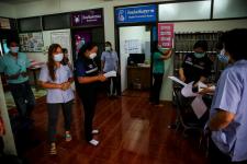 นายกองค์การบริหารส่วนจังหวัดตาก พร้อมด้วย คณะผู้บริหารและเจ้าหน้าที่ องค์การบริหารส่วนจังหวัดตาก ลงพื้นที่ตรวจเยี่ยมและให้กำลังใจเจ้าหน้าที่ผู้ปฏิบัติงาน ตามแผนการตรวจเยี่ยมพื้นที่ สถานีอนามัยเฉลิมพระเกียรติฯ และโรงพยาบาลส่งเสริมสุขภาพตำบล