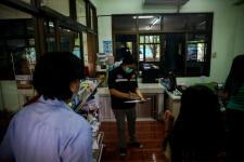 นายกองค์การบริหารส่วนจังหวัดตาก พร้อมด้วย คณะผู้บริหารและเจ้าหน้าที่ องค์การบริหารส่วนจังหวัดตาก ลงพื้นที่ตรวจเยี่ยมและให้กำลังใจเจ้าหน้าที่ผู้ปฏิบัติงาน ตามแผนการตรวจเยี่ยมพื้นที่ สถานีอนามัยเฉลิมพระเกียรติฯ และโรงพยาบาลส่งเสริมสุขภาพตำบล