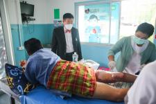 นายกองค์การบริหารส่วนจังหวัดตาก พร้อมด้วย คณะผู้บริหารและเจ้าหน้าที่ องค์การบริหารส่วนจังหวัดตาก ลงพื้นที่ตรวจเยี่ยมและให้กำลังใจเจ้าหน้าที่ผู้ปฏิบัติงาน ตามแผนการตรวจเยี่ยมพื้นที่ สถานีอนามัยเฉลิมพระเกียรติฯ และโรงพยาบาลส่งเสริมสุขภาพตำบล