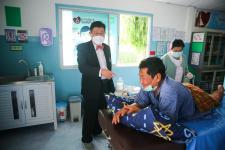 นายกองค์การบริหารส่วนจังหวัดตาก พร้อมด้วย คณะผู้บริหารและเจ้าหน้าที่ องค์การบริหารส่วนจังหวัดตาก ลงพื้นที่ตรวจเยี่ยมและให้กำลังใจเจ้าหน้าที่ผู้ปฏิบัติงาน ตามแผนการตรวจเยี่ยมพื้นที่ สถานีอนามัยเฉลิมพระเกียรติฯ และโรงพยาบาลส่งเสริมสุขภาพตำบล