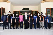 นายณัฐวุฒิ ทวีเกื้อกูลกิจ นายกองค์การบริหารส่วนจังหวัดตาก ในฐานะผู้อำนวยการอุทยานธรณีไม้กลายเป็นหินตาก เป็นประธานในพิธีเปิดโครงการอบรมมัคคุเทศก์คืนถิ่น รุ่นที่ 1 ประจำปีงบประมาณ พ.ศ. 2565