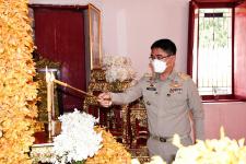 นายณัฐวุฒิ ทวีเกื้อกูลกิจ นายกองค์การบริหารส่วนจังหวัดตาก มอบหมายให้ นางวันทนา วิรัชเกษม รองปลัดองค์การบริหารส่วนจังหวัดตาก เป็นผู้แทนเข้าร่วมพิธีถวายภัตตาหารเพลและสิ่งของพระราชทาน แด่พระภิกษุสามเณร ในการสอบบาลีสนามหลวง