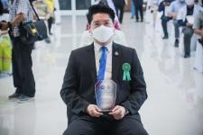 ายกองค์การบริหารส่วนจังหวัดตาก มอบหมายให้ นายฑีฆะพล ทวีเกื้อกูลกิจ รองนายกองค์การบริหารส่วนจังหวัดตาก ร่วมเป็นเกียรติในงานโครงการล้านโดส ล้านใจ ล้านความห่วงใยเพื่อชาวตาก