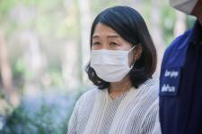 นายกองค์การบริหารส่วนจังหวัดตาก ในฐานะผู้อำนวยการอุทยานธรณีไม้กลายเป็นหินตาก พร้อมด้วยผู้บริหาร และหัวหน้าส่วนการงานองค์การบริหารส่วนจังหวัดตาก ร่วมเป็นสักขีพยานในการวัดความยาวของไม้กลายเป็นหินหลุมที่ 1