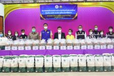 นายก อบจ.ตาก นำทีม ส่งมอบถุงยังชีพ ณ อำเภอวังเจ้า