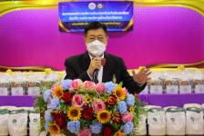 นายก อบจ.ตาก นำทีม ส่งมอบถุงยังชีพ ณ อำเภอวังเจ้า