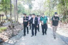 นายกองค์การบริหารส่วนจังหวัดตาก ในฐานะผู้อำนวยการอุทยานธรณีไม้กลายเป็นหินตากร่วมประชุมกับคณะกรมทรัพยากรธรณีเพื่อหารือเรื่องการจัดงาน บันทึกสถิติโลก “ไม้กลายเป็นหินที่ยาวที่สุดในโลก” ต่อ Guinness World Records