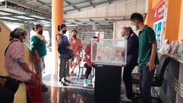 เจาะเลือด,วัดความดันโลหิต,ชั่งน้ำหนัก pt DM ที่รับยา ณ.รพ.สต.บ้านสันป่าไร่