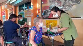 รพ.สต.บ้านสันป่าไร่ เจาะเลือด วัดความดันฯ วัดรอบเอว ชั่งน้ำหนัก ตรวจปัสสาวะ pt NCD