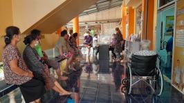 18/4/66 รพ.สต.บ้านสันป่าไร่ เจาะเลือด , วัดความดันฯ , ชั่งน้ำหนัก ผู้ป่วยโรคเบาหวานที่รับยาที่ รพ.สต.บ้านสันป่าไร่ จำนวน 18 ราย